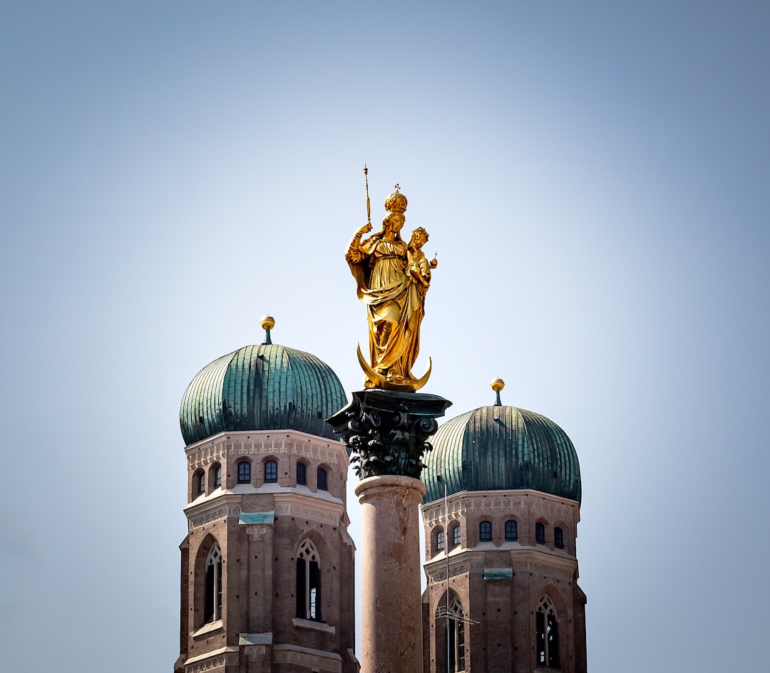 Günstige Rechtsberatung online: So finden Sie den passenden Anwalt